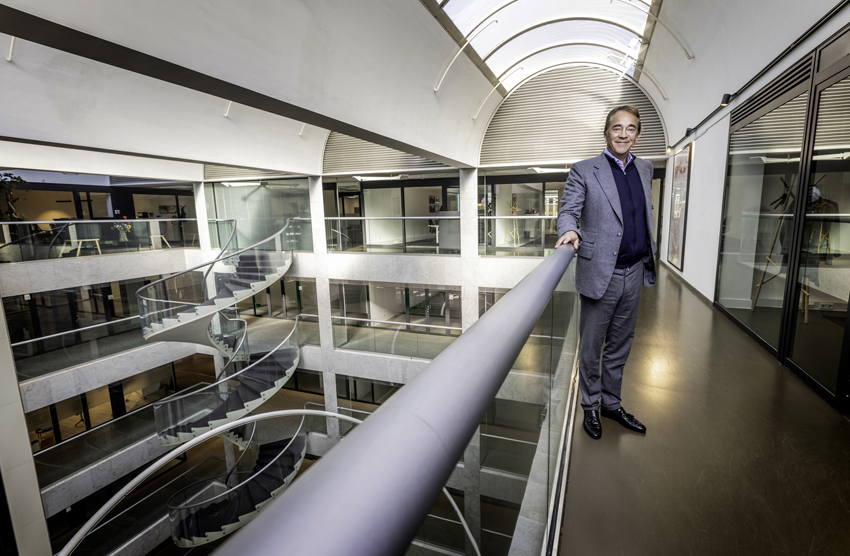 Lees het interview met Bart Meijer in #VGVisie @gemeenteAmsterdamse Vastgoedweek over de mixed-use ontwikkelingen van MRP, het creëren duurzame leefomgevingen en hoe je als ontwikkelaar omgaat met  uitdagingingen en kansen. lnkd.in/gnej5h8J