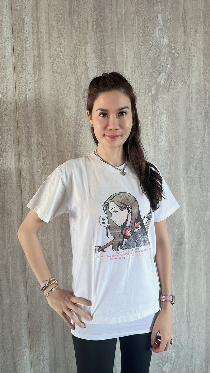 JenniferChengLo's tweet photo. Happy Halloween!  Cosplaying with my @azukihk @azuki #NFT t shirt available on https://t.co/xDhEO9t84j

#azuki #halloween 
#JenniferCheng #JenniferChengLo #JennClub #NewChicCapital #acehedgefund #chosencollective #jennfund #acehedgefund #aimhedgefund #entrepreneur #investor #creator #pianist #actress #model #business #crypto #btc #bitcoin #blockchain #tech #coinsgroup #puahe