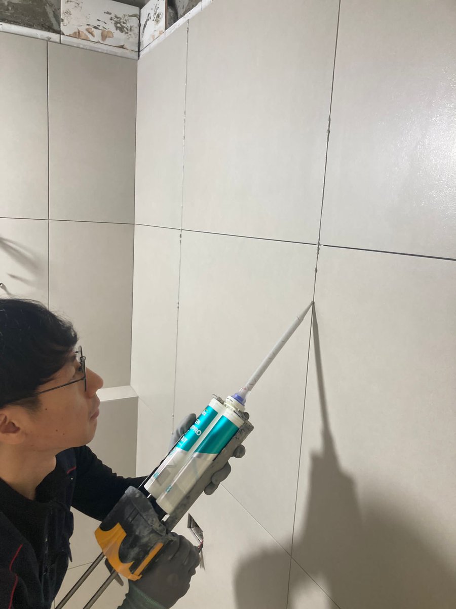 NicolaLi10's tweet image. Perflex Korea’s newest bathroom grouting project was completed with Perflex polypro grout. All tile joints were fully filled with the grout to be waterproof and anti-mold.

#perflex #homedecor #tilers #tilingwork #bathroomdesign #kitchendesign #homeremodel #polyaspartic #epoxy