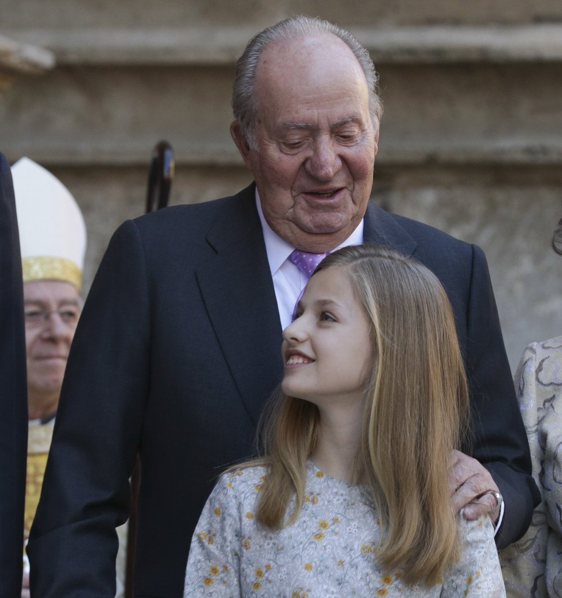 🚫 Ni el abuelo, ni el padre, ni la nieta... ni el espíritu de Franco que anida en los tres. 

✊🏿 Gora Euskal Errepublika ‼️