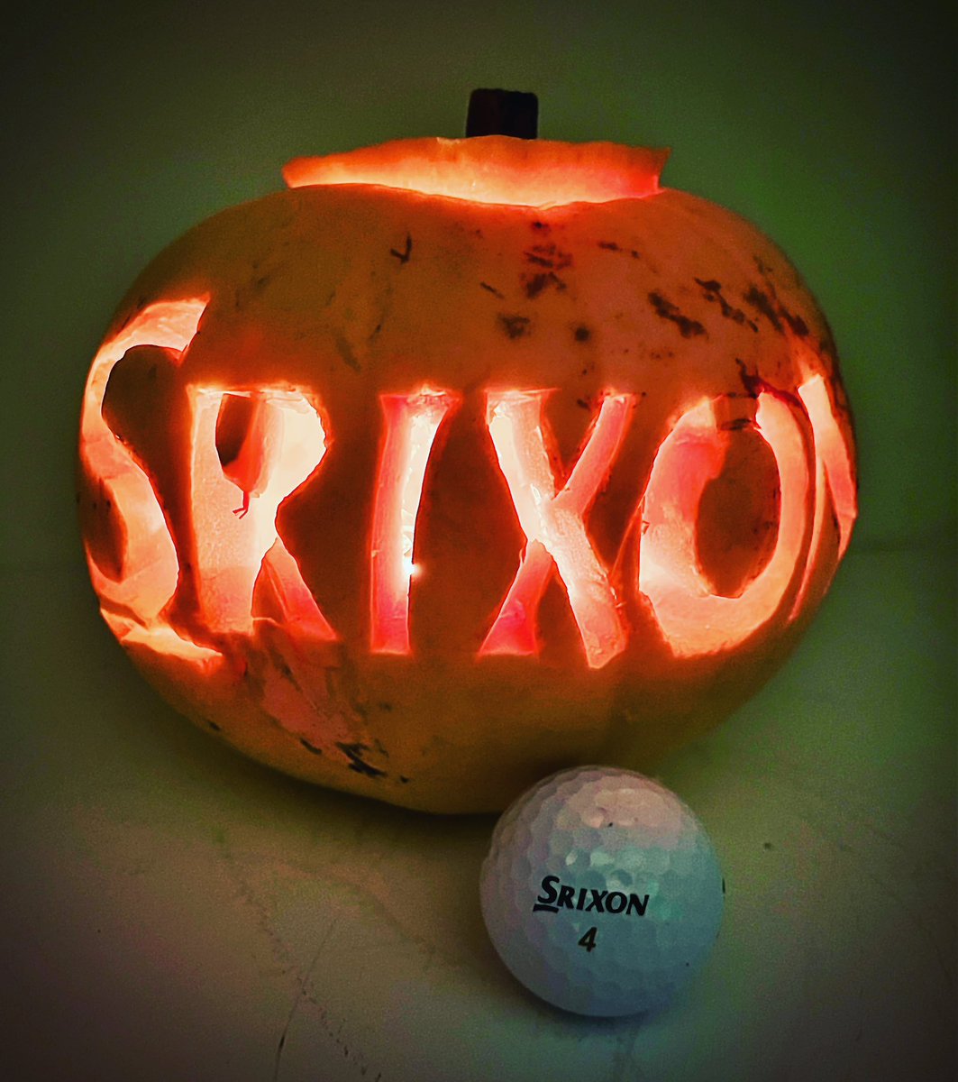 FairwaysAndFood's tweet image. 🎃 Happy Halloween … 

My @SrixonEurope @SrixonGolf inspired oumpkin from last year. Shining bright like a Z Star 💎

Better get some candy/sweets in for later tonight! 

#halloween #allhallowseve #srixongolf #teamsrixon #golf #golfer #golflife #Halloween2023 #October2023