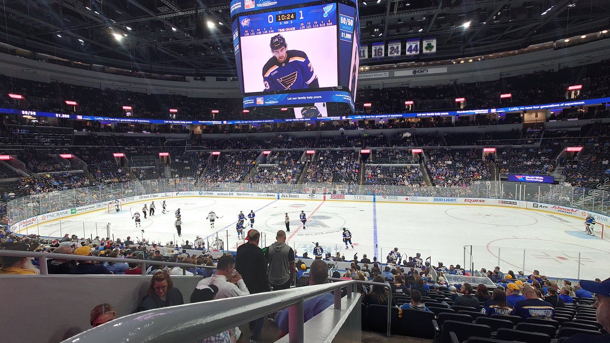 austingonzphoto's tweet photo. 09/26/2023. @BlueJacketsNHL Vs @StLouisBlues .  My 20th Birthday Was Celebrated At The Hockey Game. Got To Watch The New Roster In Action And To See @binnnasty @Subbz3r0 In Net. Saw The @STLBlueCrew And Bought A New Puck. The Blues Win 3-2 And Take The Preseason Stats To (2-1-0) https://t.co/Vdmrw4c8xx