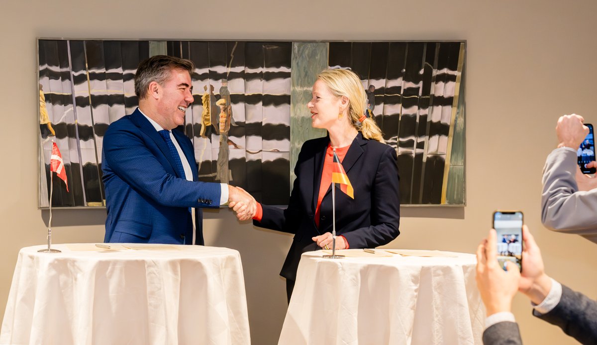 I dag har <a href="/L_Aagaard/">Lars Aagaard</a> og <a href="/Thekla_Walker/">Thekla Walker</a> forlænget samarbejdet mellem Danmark og den tyske delstat Baden-Württemberg om fjernvarme, energieffektivitet, grøn brint og CCS.🌱🇩🇰🇩🇪

BW har et næsten dobbelt så stort energiforbrug som DK - kæmpe potentiale for klima og #dkbiz