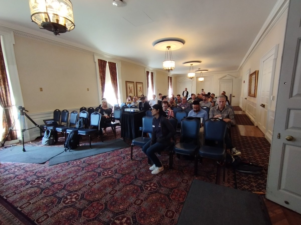 Arnodozinho's tweet image. Un mois s&apos;est écoulé depuis la superbe conférence #rcem2023 où j&apos;ai eu l&apos;honneur de présenter mes travaux sur la saturation des dunes sous marines !

I had the privilege  to present my results on dune saturation mechanisms at @UniversityofIl ! #coastal #bedforms @cocoltrane