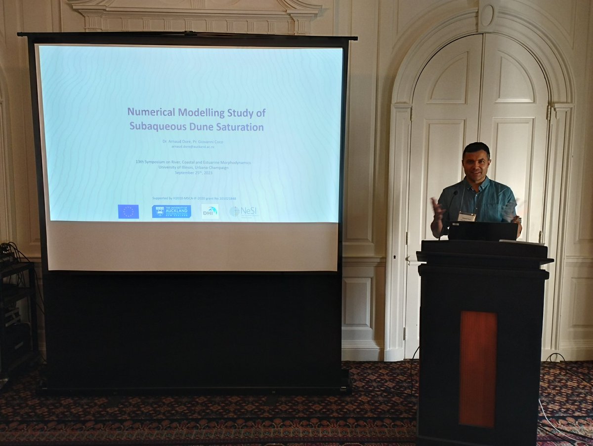 Arnodozinho's tweet image. Un mois s&apos;est écoulé depuis la superbe conférence #rcem2023 où j&apos;ai eu l&apos;honneur de présenter mes travaux sur la saturation des dunes sous marines !

I had the privilege  to present my results on dune saturation mechanisms at @UniversityofIl ! #coastal #bedforms @cocoltrane