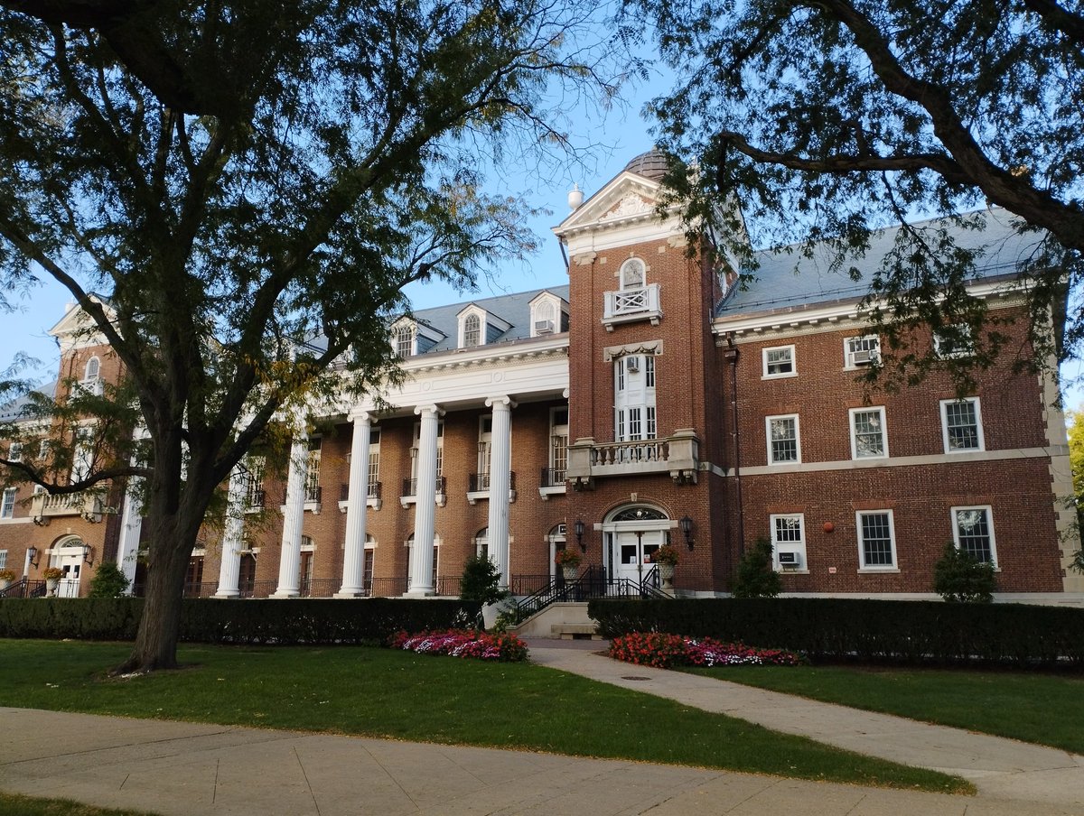 Arnodozinho's tweet image. Un mois s&apos;est écoulé depuis la superbe conférence #rcem2023 où j&apos;ai eu l&apos;honneur de présenter mes travaux sur la saturation des dunes sous marines !

I had the privilege  to present my results on dune saturation mechanisms at @UniversityofIl ! #coastal #bedforms @cocoltrane