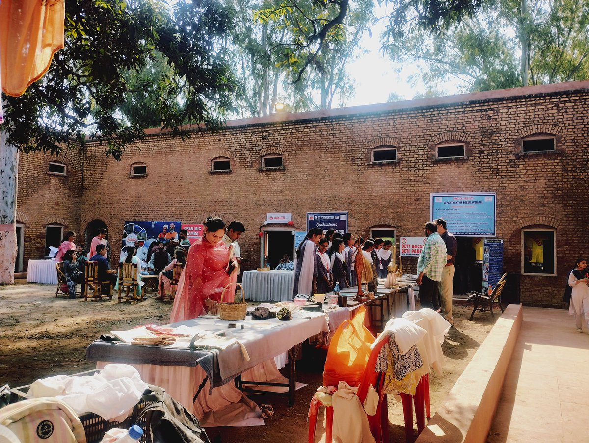 SambaSwachh's tweet photo. #BadaltaKhiltaJammuKashmir #UTfoundationDay #QilayChaliye
#Sambafort @Abhi1shrma @aiilsgjk @dmjammuofficial @OfficeOfLGJandK @PMOIndia @amitbajwa119341 https://t.co/Izhfp8OgkW