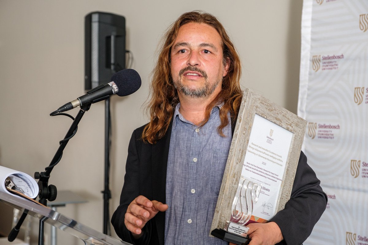 "It is not about me, but the team and everyone who made it possible to have a center that does interdisciplinary research" -<a href="/Tuliodna/">Tulio de Oliveira</a>'s remarks