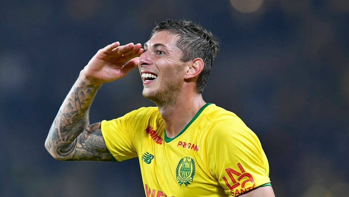 Boumli__'s tweet photo. Il aurait eu 33 ans aujourd'hui 🎂
Il m'a fait kiffé le foot⚽️
Il m'a fait kiffé Nantes🔰
Repose en paix 🕊️, GOAT 🐐 https://t.co/snrn0IXJ6V