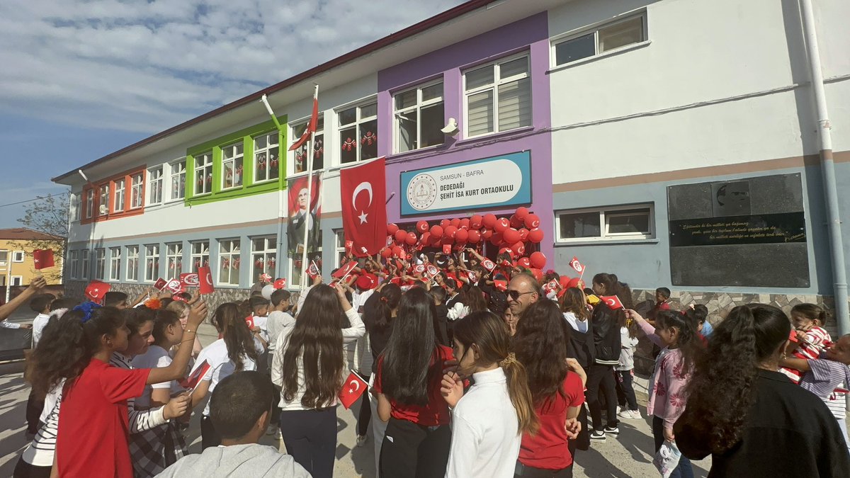 dededagiortaok1's tweet photo. 29 Ekim Cumhuriyet bayramımız kutlu olsun 🇹🇷🇹🇷 https://t.co/GwBf9ka8sP