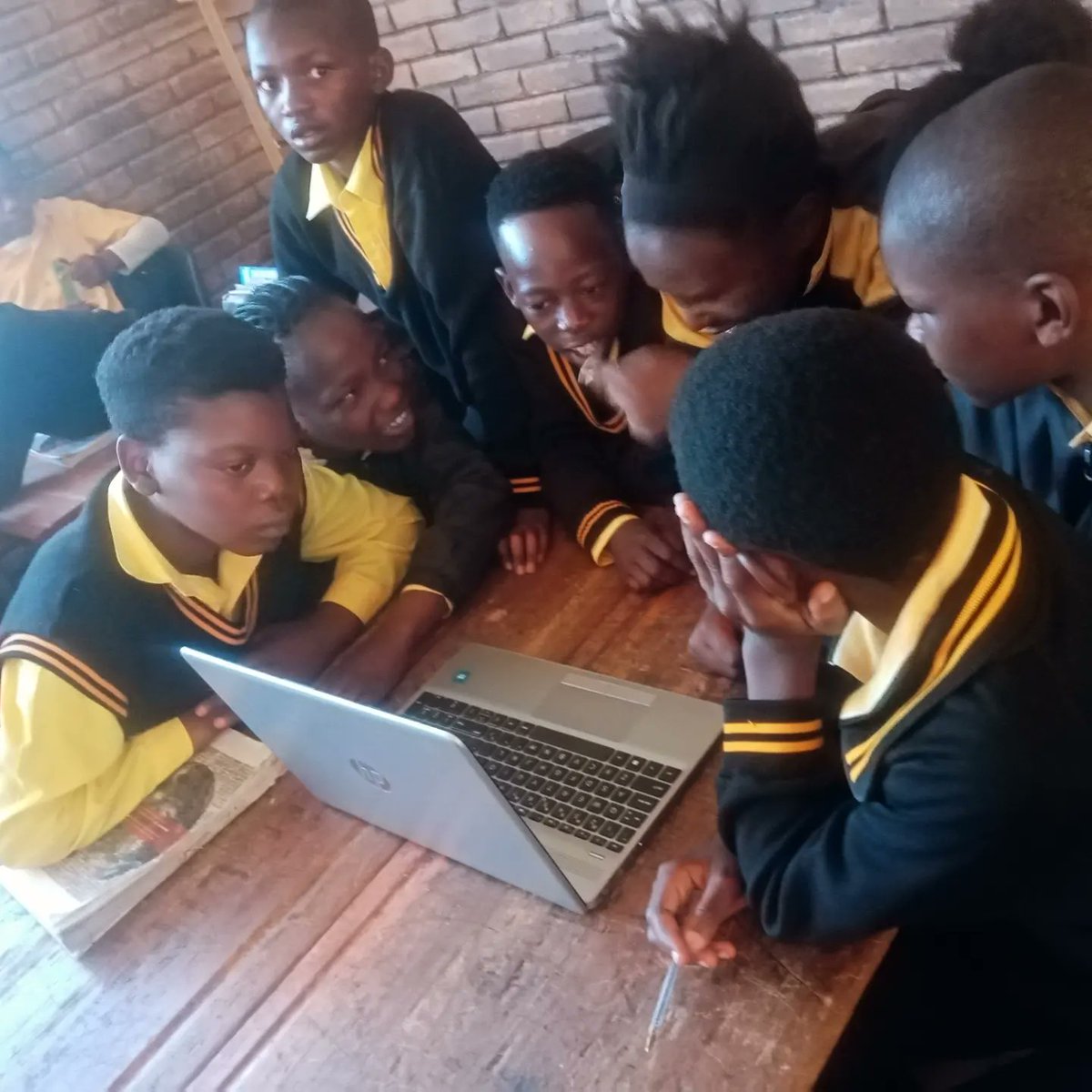 Siyafunda_ctc's tweet photo. 👨‍💻👩‍💻Exciting coding adventure bring ideas to life with lines of code. 🚀💡 #ACW2023🇿🇦  continues. 💃💃

@AfricaCodeWeek  @Siyafundactc

#siyafundaCTC 
#ACW2023🇿🇦 
#CodingAdventure 
#codeislife https://t.co/3uCBfPpMr5