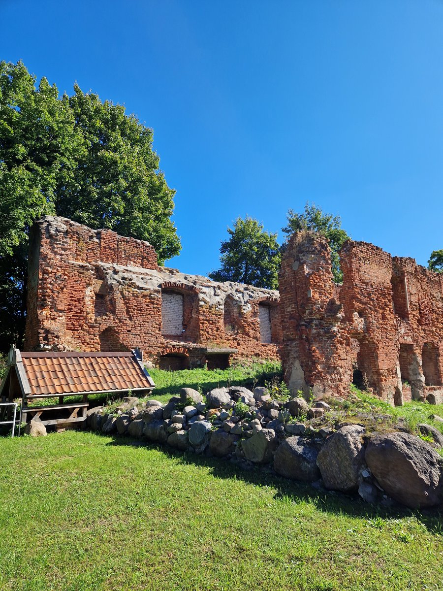 #Chernyakhovsk (formerly Insterburg) was founded in 1336. During its existence it went through raids, wars, and a big fire. The city saw #PetertheGreat and #Napoleon. It was #railway hub of Berlin - Kaunas line. Today Chernyakhovsk is the 3rd largest city in the region.