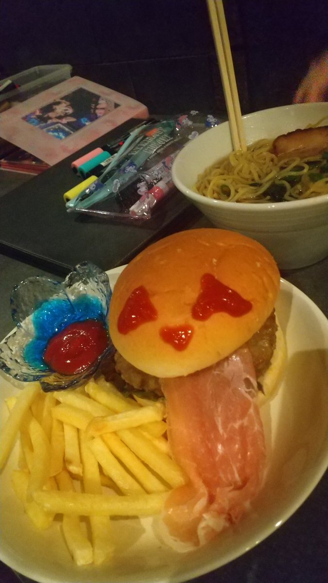 uicDSX3Jrk9107's tweet image. モンスターバーガー
#ハロウィン
#マインドエスケープ