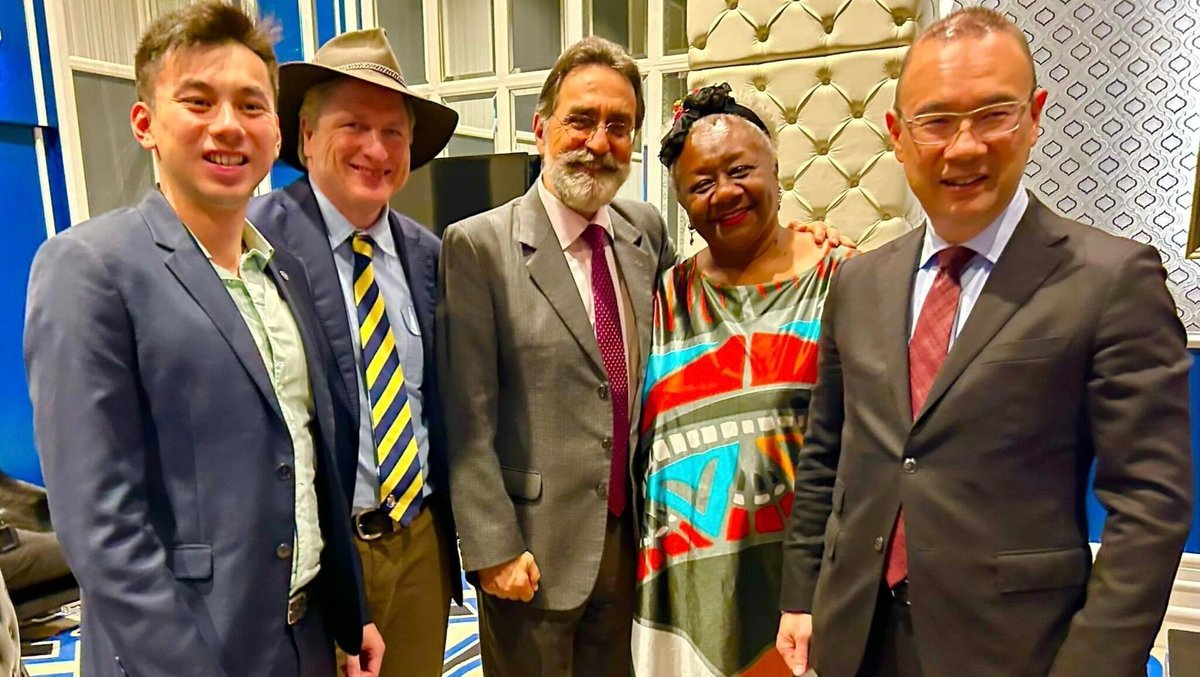 HYWilliamChan's tweet photo. #GlobalCity: Supporting our diverse diaspora with the launch of #BrazilWeek.

Deputy Lord Mayor Robert Kok, Councillor Emelda Davis @OnyxMedia1 and I had the honour of meeting Consul General Jorge Kadri and representatives from the Australian Government's @DFAT. https://t.co/Jr4EJZ5Btk