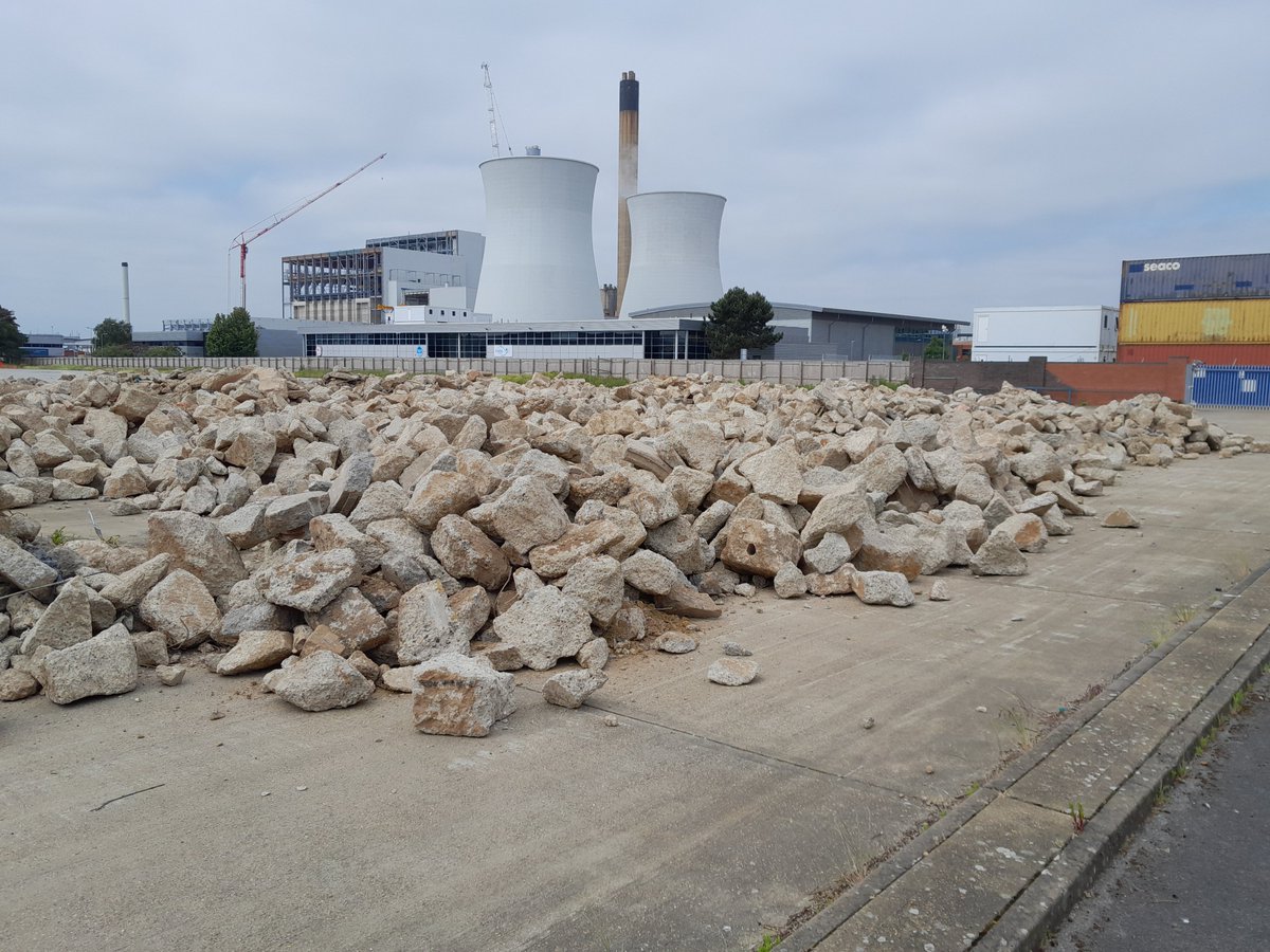 Francis_Ltd's tweet image. We are happy to announce, that we are about to commence enabling works at 136 Edinburgh Avenue in Slough for @SEGROplc 
We will be preparing the site for construction of 9 new  industrial units &amp;amp; ancillary Cat A office totalling GEA of 109,850 sq ft.
#enablingworks #industrial
