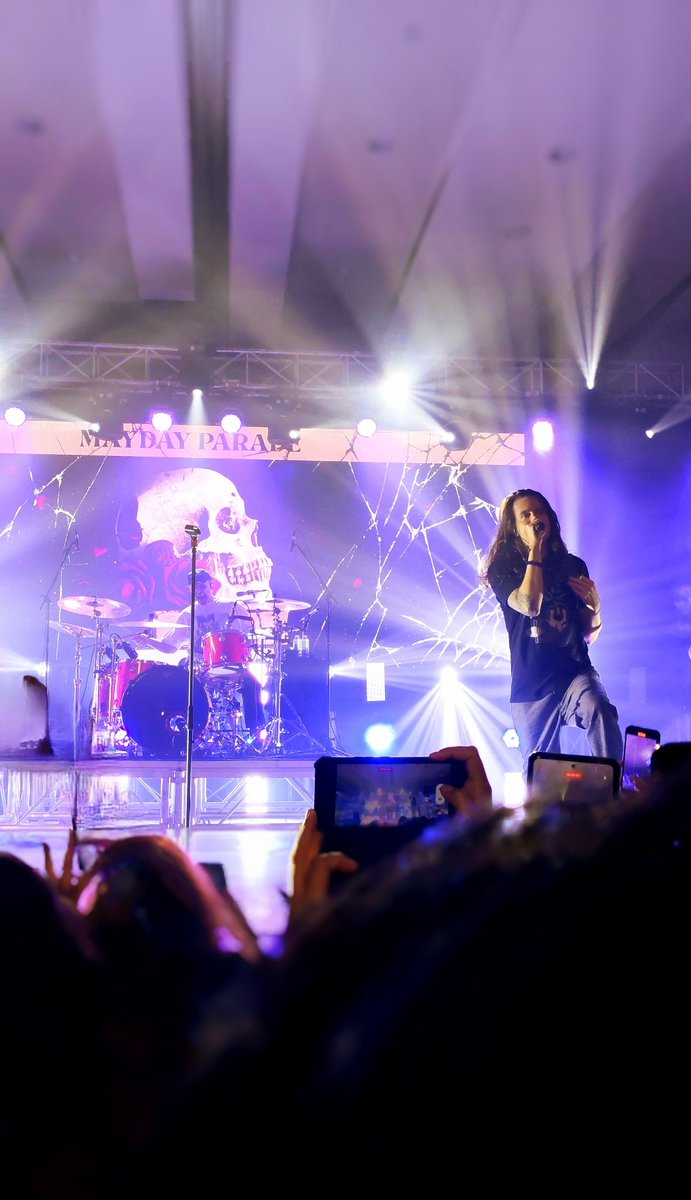 zaltimelow's tweet photo. "PLEASE DON'T TELL ME THAT I'M DREAMING" ❤️‍🔥

been fans for over a decade now.  first time seeing them live, won't be the last. hell of a show. pure talent. teenage years nostalgia. massive goosebumps. thank you, Mayday Parade! balik balik! 

#maydayparadeincebu2023 https://t.co/OSP2i7ERBi