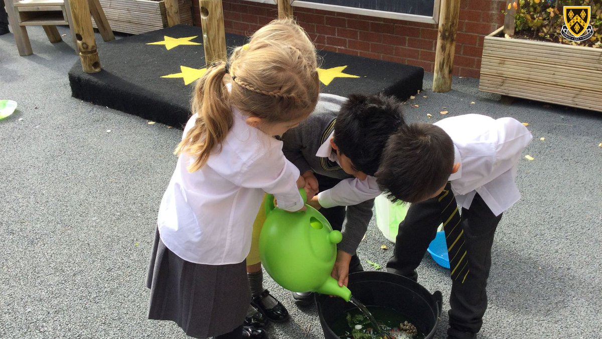 stockportgs's tweet image. After reading Julia Donaldson's ‘Room On The Broom’ Reception pupils had fun creating potions outside.

They used sticks, #conkers, #acorns, #leaves and coloured water to create magic potions and their gross motor skills were developed as they used big sticks to mix the potions.