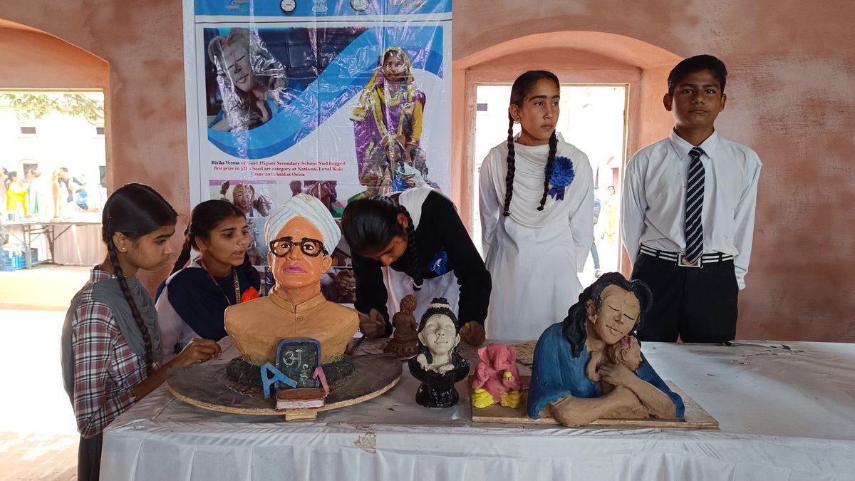 dcsambaoffice's tweet photo. #BadaltaKhiltaJammuKashmir #UTFoundationDay #QilayChaliye #Sambafort is a sight to behold on the 5th UT Foundation Day, as different departments set up bright stalls to highlight the progress and transformation of J&K.
@diprjk
@ddnews_jammu
@PIBSrinagar https://t.co/AMedzsxyK2