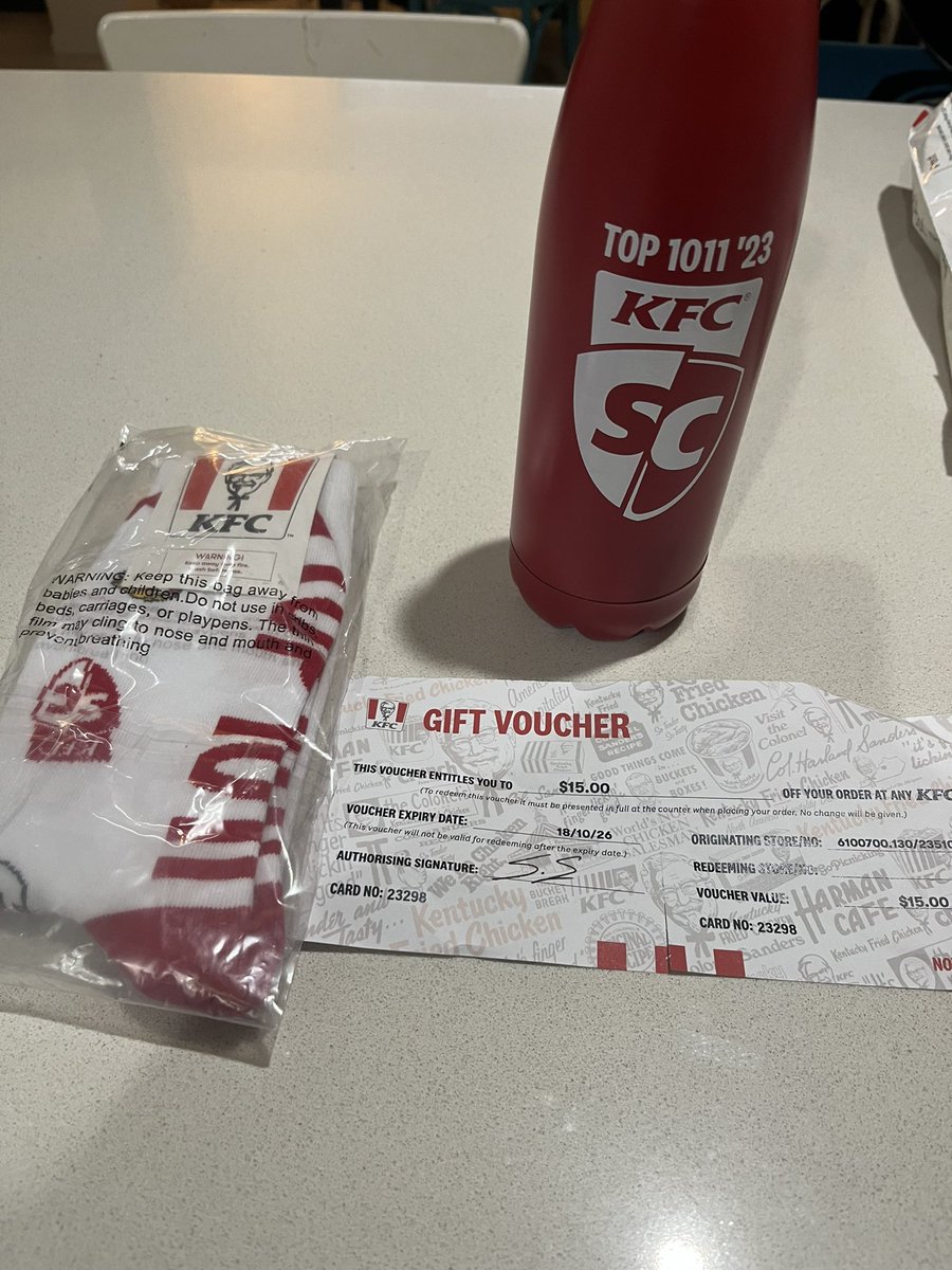 5Jester's tweet image. Water bottle a nice touch this year.