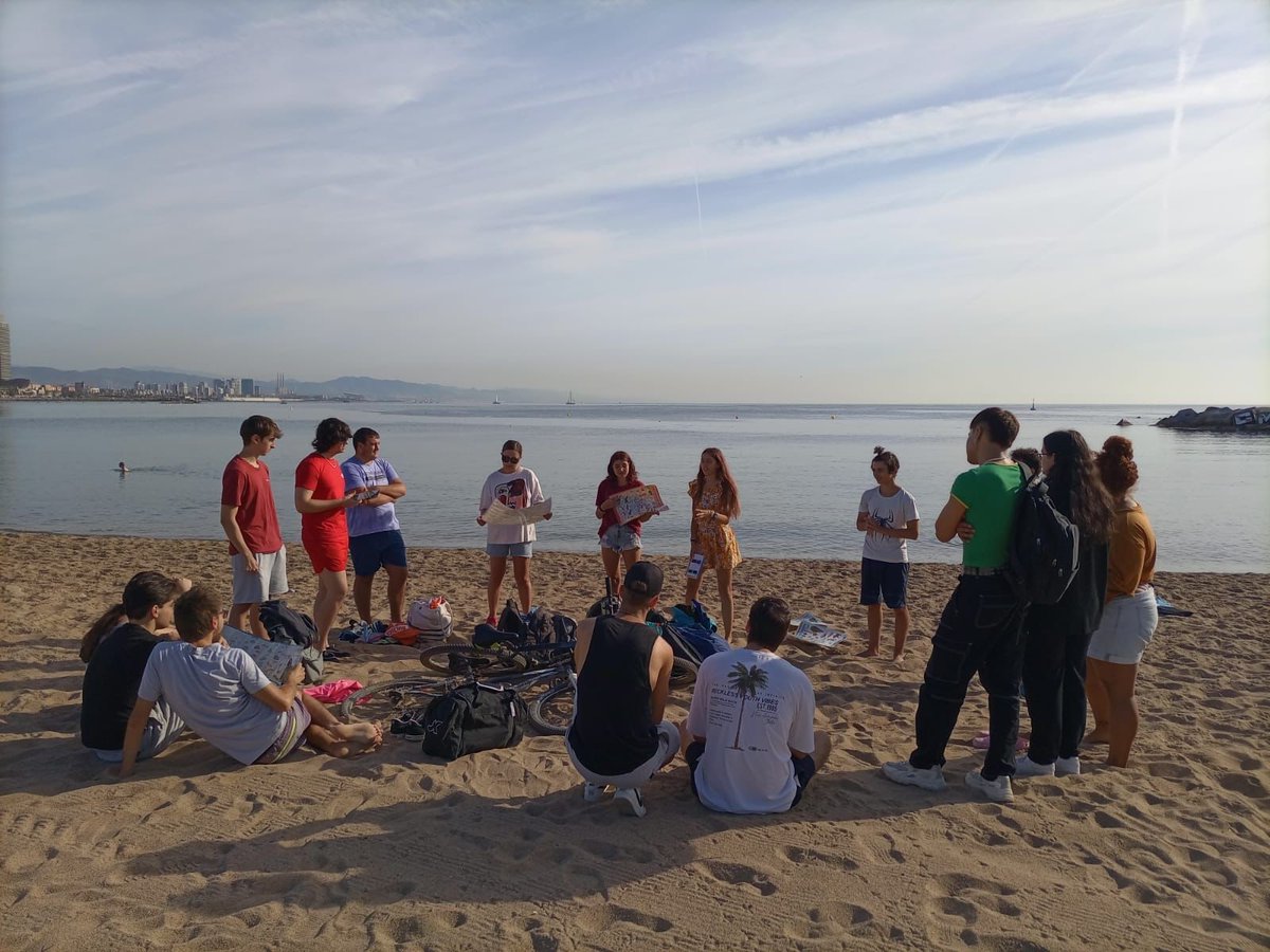 institutISB's tweet photo. 🌊🐟🥽 Un món submarí saludable és un reflex d'un entorn terrestre saludable i una eina d'educació ambiental molt potent.   
Fotos: Sofia Mañach
@consorciedubcn @impulsfp #somirp #EiCA #ECA #EducacióAmbiental #ConservacióMarina #Barcelona #Be_Pro #Sostenibilitat https://t.co/wVnB3HoqcS