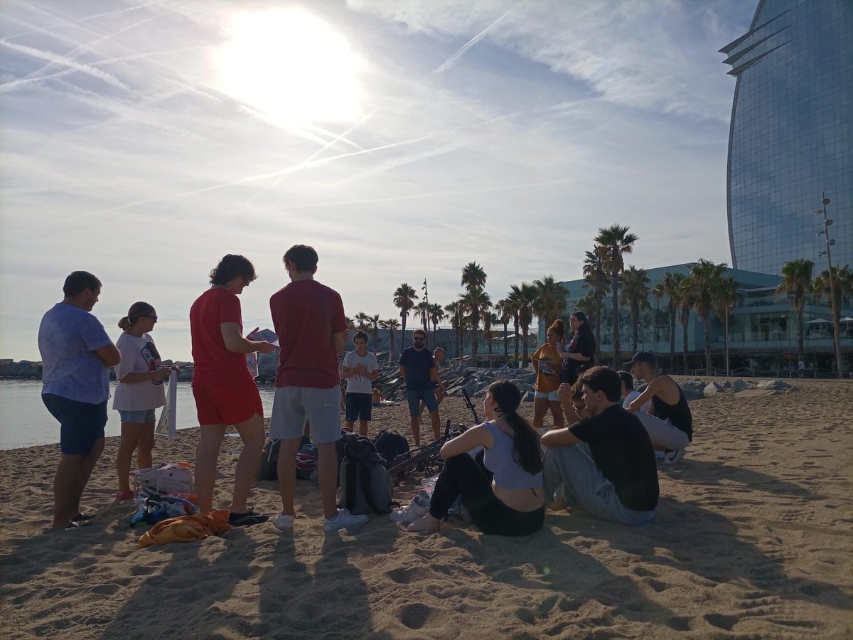 institutISB's tweet photo. 🌊🐟🥽 Un món submarí saludable és un reflex d'un entorn terrestre saludable i una eina d'educació ambiental molt potent.   
Fotos: Sofia Mañach
@consorciedubcn @impulsfp #somirp #EiCA #ECA #EducacióAmbiental #ConservacióMarina #Barcelona #Be_Pro #Sostenibilitat https://t.co/wVnB3HoqcS