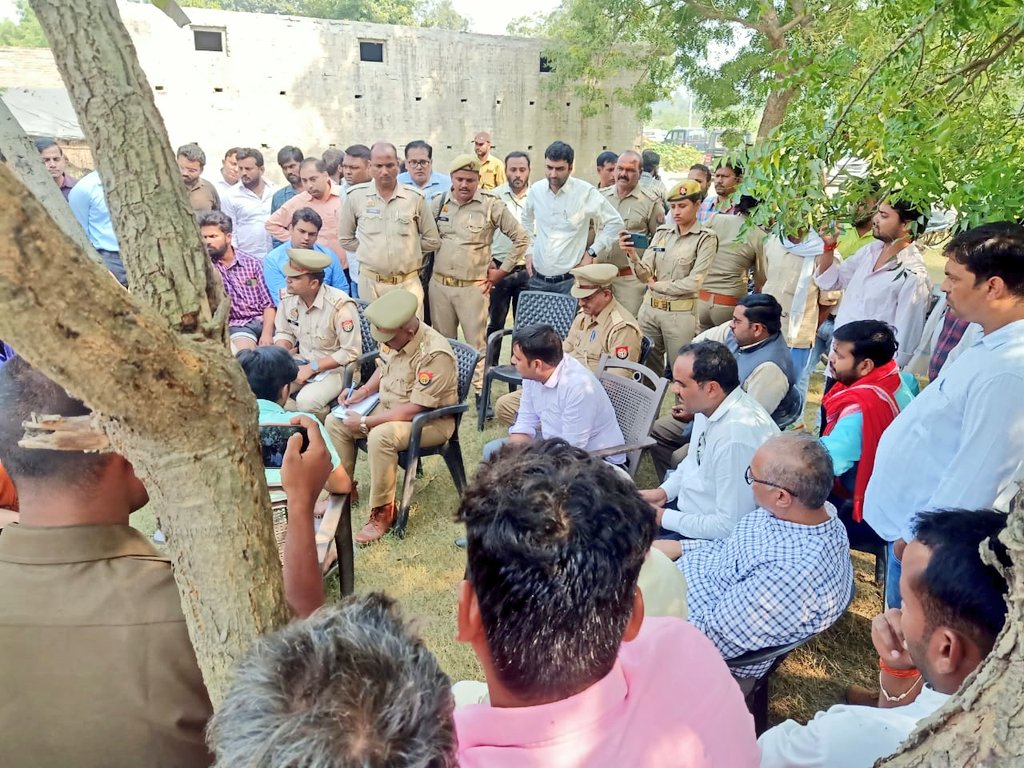 AirrbeaOfficial's tweet image. Our @pupgboa association is doing every possible efforts for getting strictest action against the culprits. 

The incident of attacks on bankers are continuously increasing. After all, bankers are only trying to recover public money from defaulters. 
Its peak time to protect the…