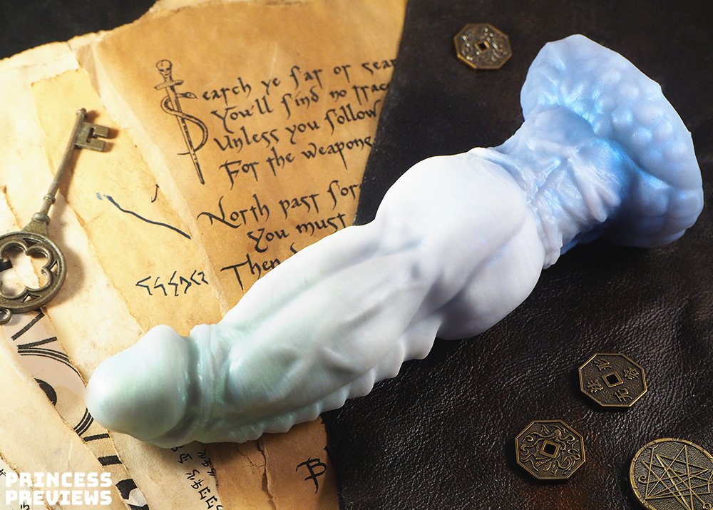 NEW: Australian indie maker @MenagerieToys have a new toy out today & I was lucky enough to try it early! Find out now which record of mine the Teufl broke in this very special Halloween review, & then head to their store to see if you can snag one 🎃 https://t.co/3QCkZ2QNFS https://t.co/eHkcvkjkcH