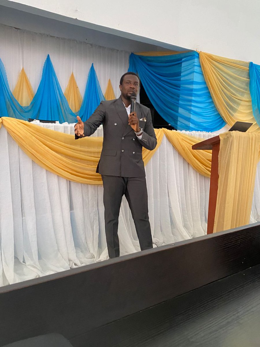 who received the honorary award on his behalf and on behalf of the Association. Joshua gave a speech accepting the award on the President's behalf. He urged students to think globally while acting locally in finding sustainable solutions to the impact of Climate Change on...

3/4