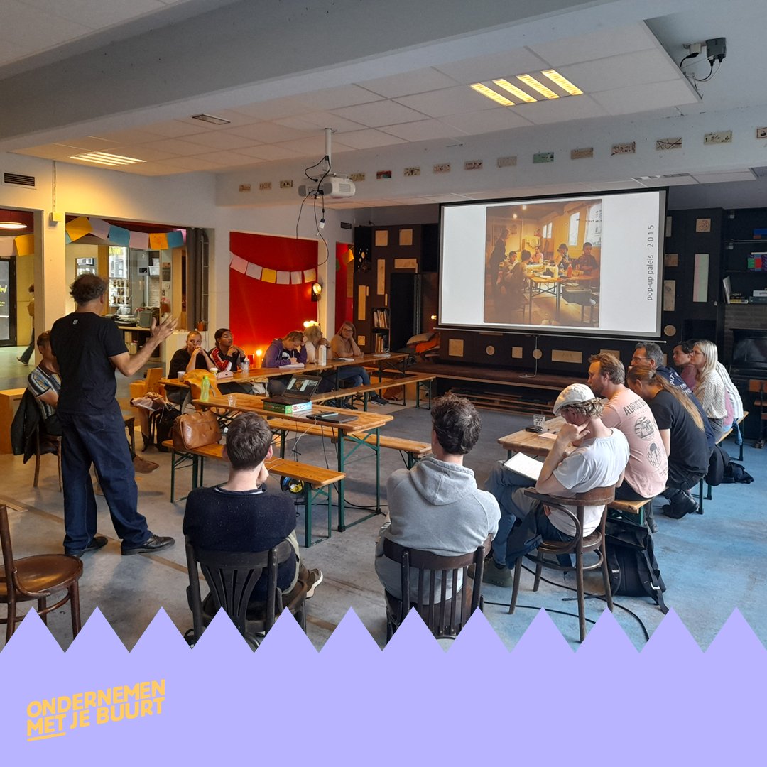 Verdienen met je Buurt is van start met een eerste trainingsdag bij het Wijkpaleis. Mét rondleiding, heerlijk diner van kok Fatma en een uitgebreide training van initiatiefnemers Floris en Marieke aan de hand van hun eigen verhaal en ervaringen.