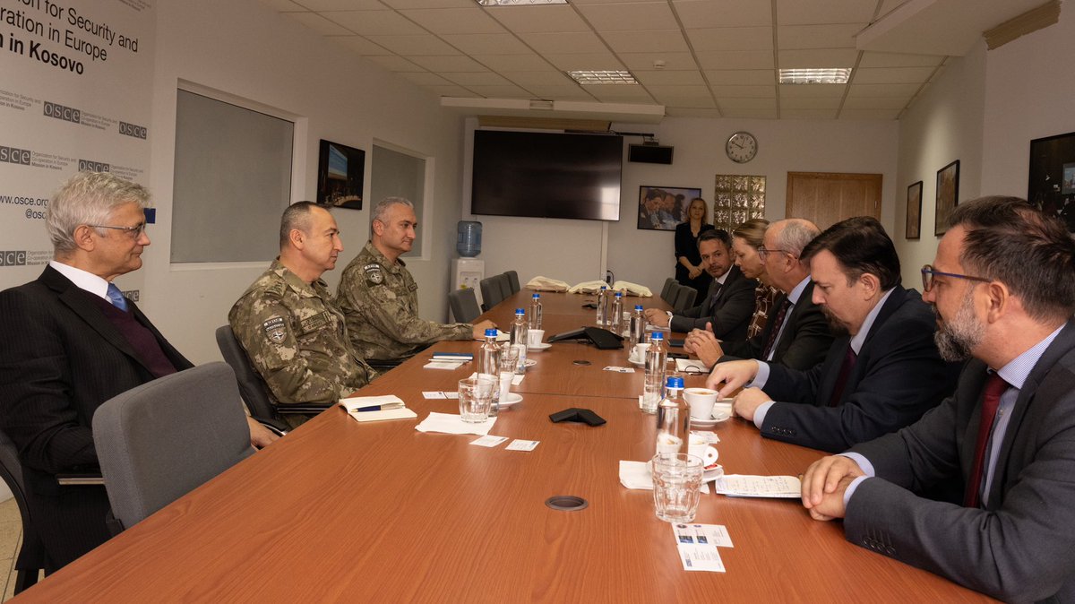 #KFOR Commander, Major General Özkan ULUTAŞ, paid a visit to the Head of the @OSCEKosovo, His Excellency @DavenportOSCE, in Pristina.