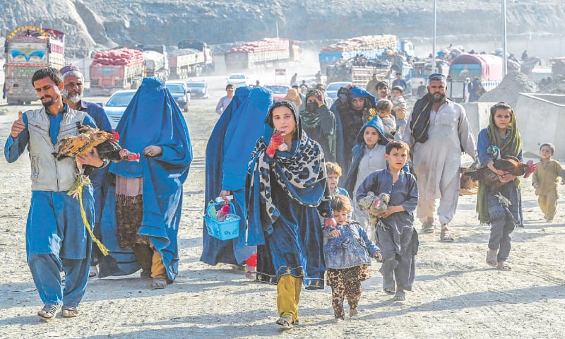 #Pakistan's policy against #AfghanRefugees is inhumane and dangerous.Pakistan should respect international law and protect Afghan refugees.
#prosecutorsforprosecutors
@Jeannie_Hartley @SGT_B_Dub
 @Ally4Afghans @theDemiHester
@amnestysasia @UnishkaAFG
@UN
