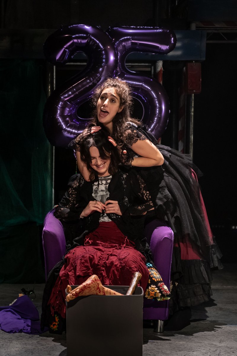 No tricks, just treats this Halloween...settle in for a chilling night with Killing Jack. 

Don't miss this "powerful and outstanding" show - book your tickets now.

queens-theatre.co.uk/whatson/killin…