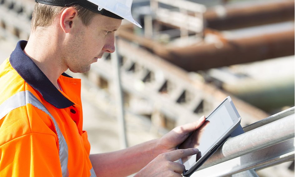 russofranc's tweet photo. While embracing 5G and LTE might not completely resolve Canada's housing crisis, it provides construction firms with the tools to significantly improve their efficiency, safety, and sustainability, positioning them better to address the ongoing challenges. https://t.co/OXLC2yIz5f https://t.co/clZp8KwPAD