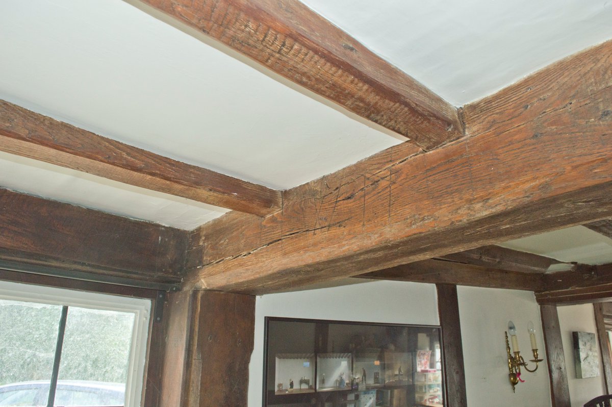 Where does trick-or-treating come from? 🎃🍬🍭
Follow this thread to find out as this Halloween, ASE’s Historic Buildings Archaeologist Dr Michael Shapland is here to tell you about the origins of the practice, and how people in the past might have deterred evil spirits…