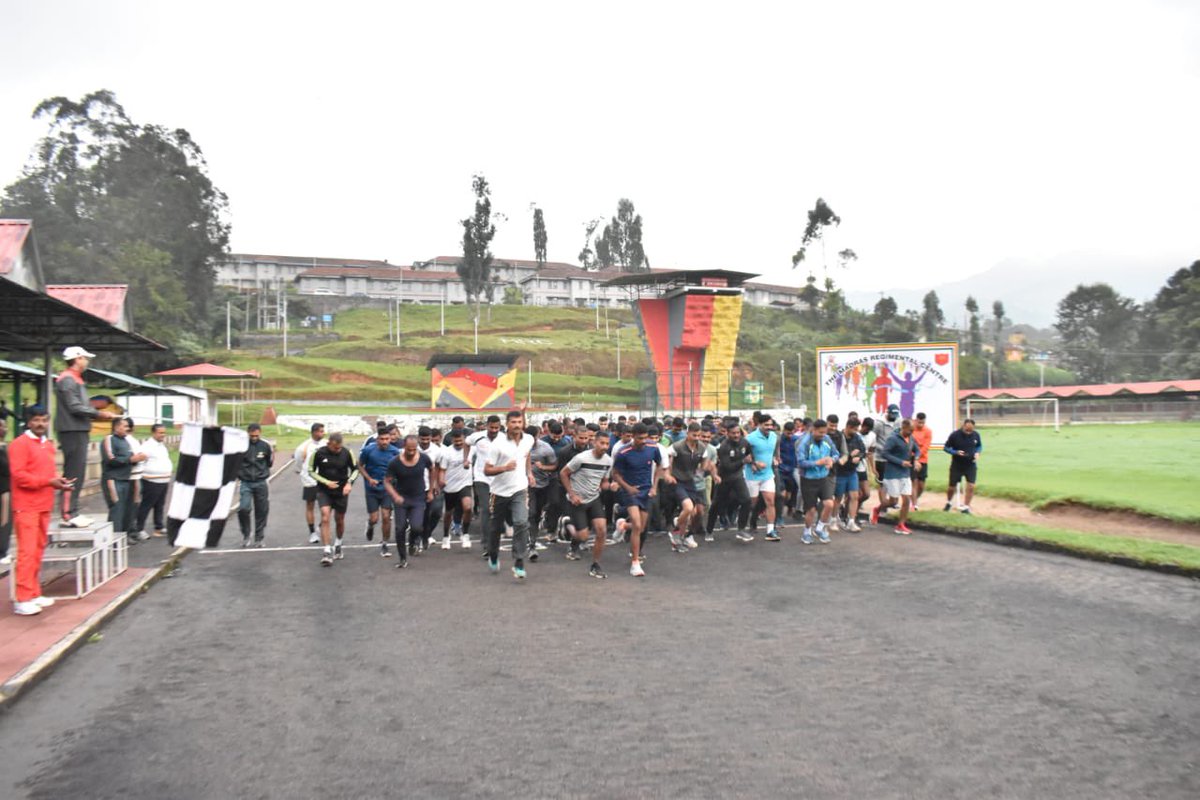 IaSouthern's tweet image. #UnityRun organised by The Madras Regimental Centre, #Wellington on the 148th birth anniversary of #SardarVallabhbhaiPatel. Pledge to contribute towards National Integration undertaken 
#UnityInDiversity 
#SardarPatelJayanti 
#RashtriyaEktaDivas2023 
@adgpi