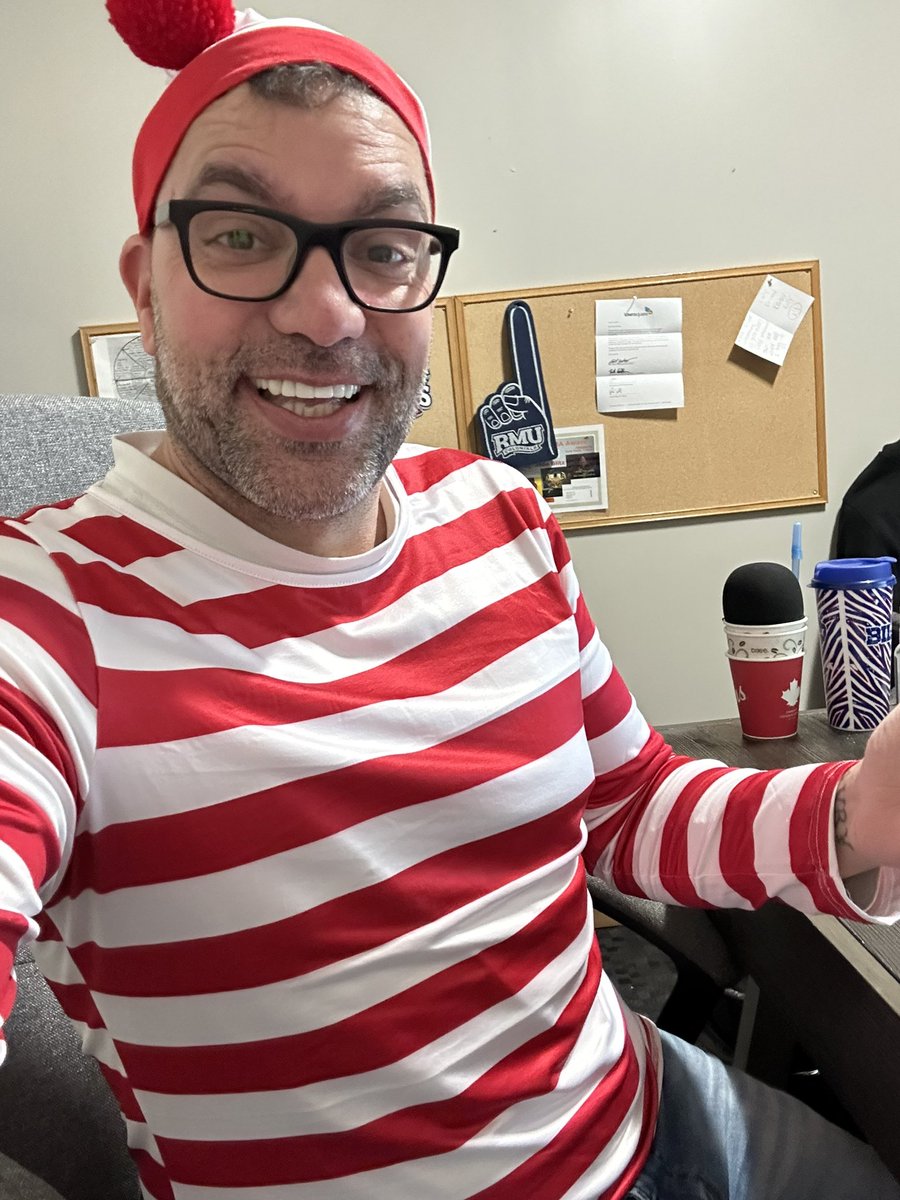New961Buffalo's tweet image. Who else is rocking a Halloween costume at work today?? #foryou #feelgoodmorningshow #questionoftheday #Halloween