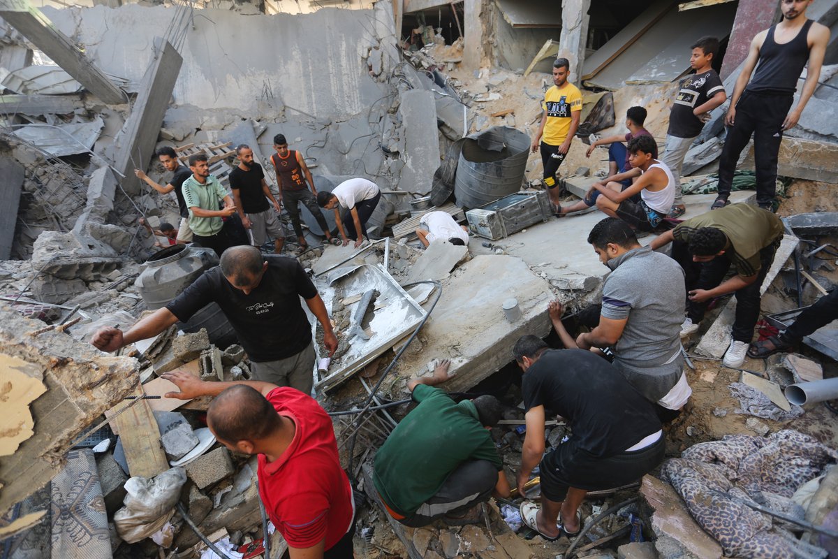 64 employees of the UNRWA have been killed in the Gaza Strip so far, says the official. 

🔴LIVE updates: aje.io/6idgyh
