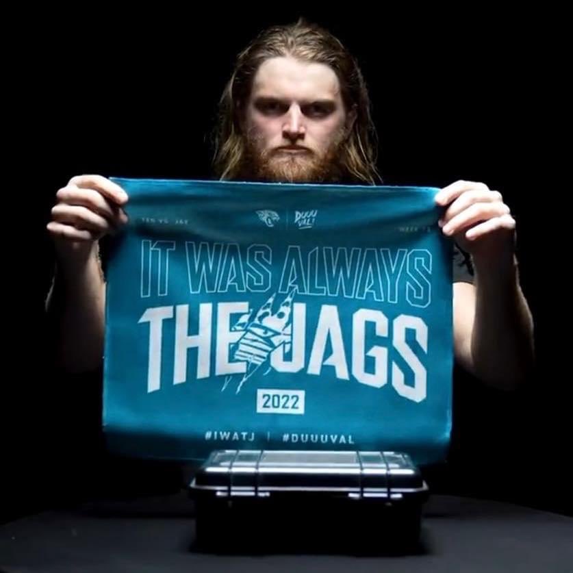 There is only one towel that matters.

#IWATJ #DUUUVAL