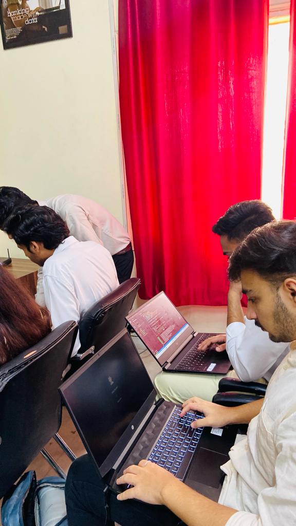 Chandigarh_uni's tweet image. 📢#CU is proud to have been the organising partner for the Crewsphere: ICP.Hub India #BlockBash2023 #Hackathon Workshop.

We look forward to working with them again in the future.👏