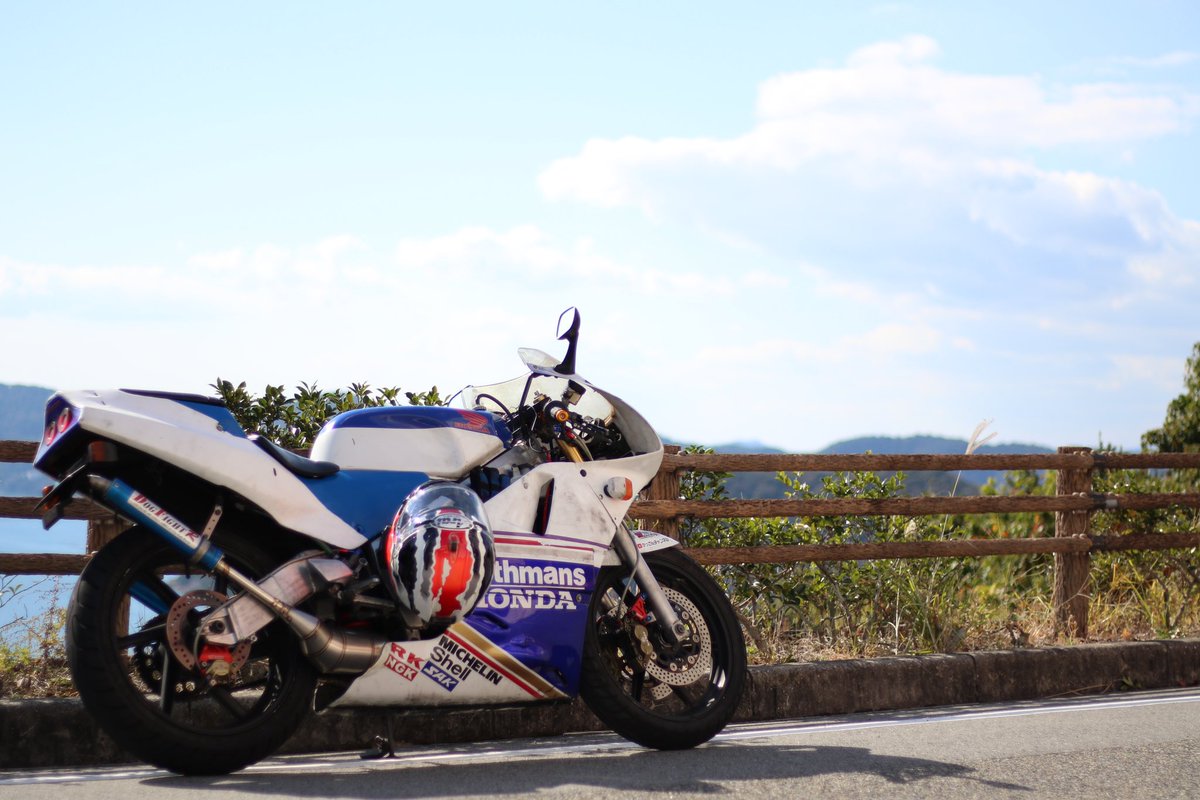 gorirand0's tweet photo. かっこいい😎
#NSR250 #MC18 #バイクのある風景 https://t.co/DEd72edr6f