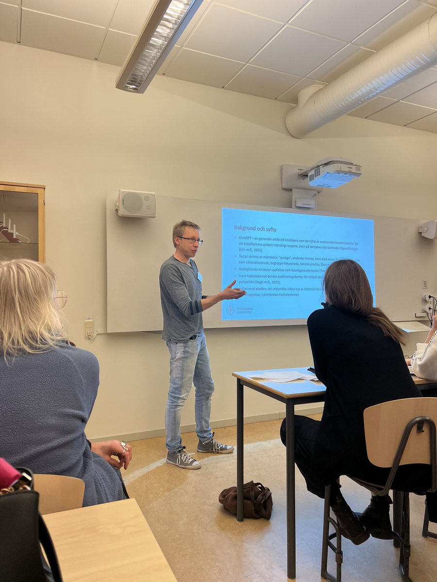 Hur klarar sig en AI i jämförelse med en elev? <a href="/kindenberg/">Björn Kindenberg</a> presenterar på Lärarnas forskningskonferens 2023. #FoU #stockholmslärare #STLS