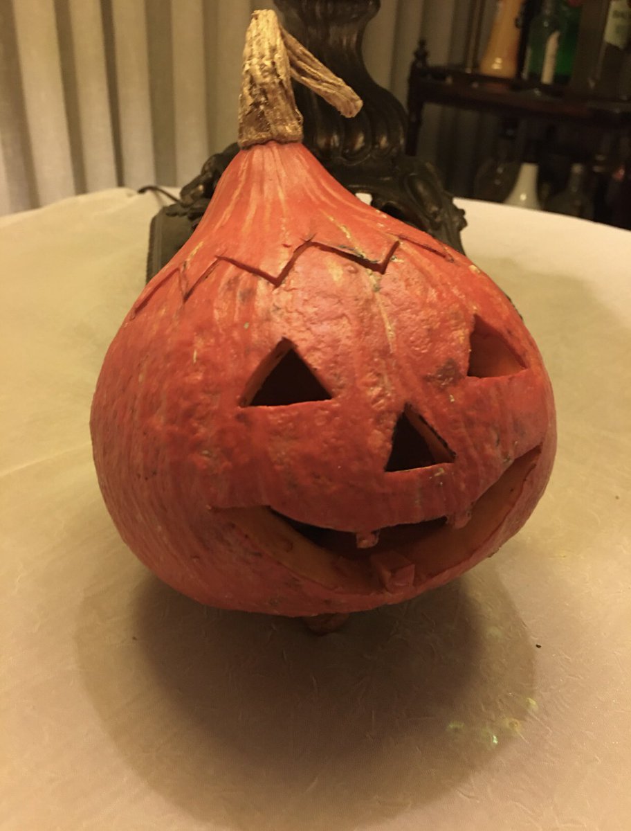 esinonc's tweet photo. Haydi cadılar göreve😂
#HallowenDay 🍄🎃🥳🦹‍♀️💃🎃 https://t.co/5YKc2MCeMH