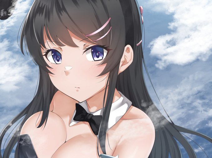 ファンティアに投稿しました!「巨大バニー先輩」 https://t.co/p7mr7GKeCx 