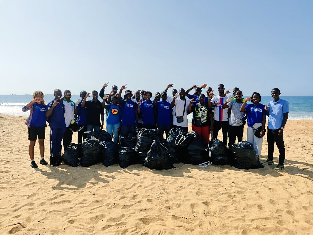 AJECC4's tweet photo. C'est fait l'acte 5 de cette deuxième édition de #together4ocean. Ensemble nous pouvons maintenir la beauté de nos plages. Rendez-vous le 25 novembre pour le dernier acte de cette année. https://t.co/XafKuDSFql