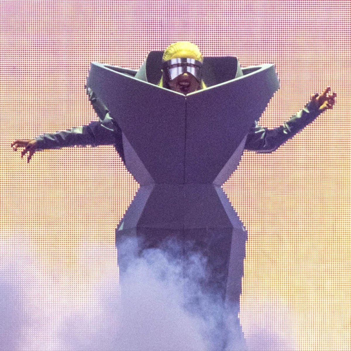 officialsaco's tweet photo. Throwback to superstar @ladygaga on the The Chromatica Ball Stadium Tour 2022. Looking forward to the film!
#officialsaco #LED #videoscreens #ladygaga #nighthawk https://t.co/3fPZa0XTqa