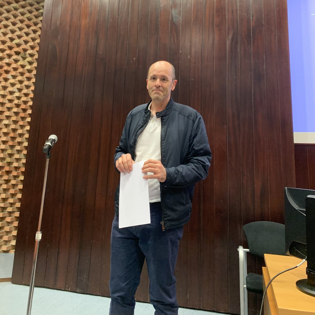 ubfacecoiempres's tweet photo. 🏆A les #GraduacionsFEE s'han lliurat les distincions docents al professorat escollit pels estudiants:
#Economia: Antoni Montagut, Mikel Álvarez
#Estadística: Manuela Alcañiz
#Sociologia: @davidcasassas
#ADE: Orr Yoeli Rimmer, Ana M Lauroba, Antonio David Somoza, Carme Ribas👇🏽🧵 https://t.co/XttDNZn5br