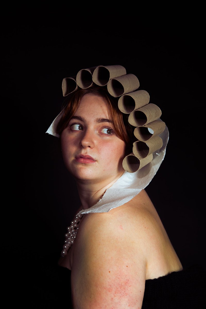 the beginning of my cost of living series, taking famous artworks and giving them a modern twist 📷 

inspired by Girl with a Pearl Earring (1665) by Johannes Vermeer, referencing the toilet roll saga during COVID- 19. 

#vermeer #studiophotography #digital #girlwithapearlearring