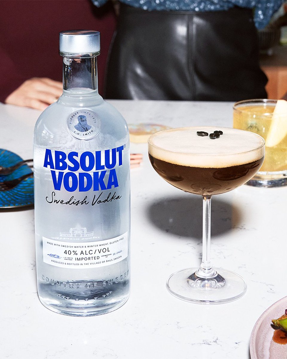 because original never goes out of style 💙  #BornToMix #Absolut
