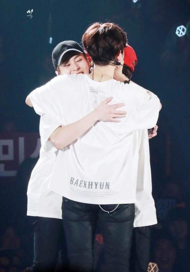 EXOL65's tweet photo. HAPPY EXO CBX DAY
💗💗💗💗💗💗💗💗💗
#EXO_CBX #7YearsWithCBX #BAEKHYUN #CHEN #XIUMIN https://t.co/V0IDBWBBpK