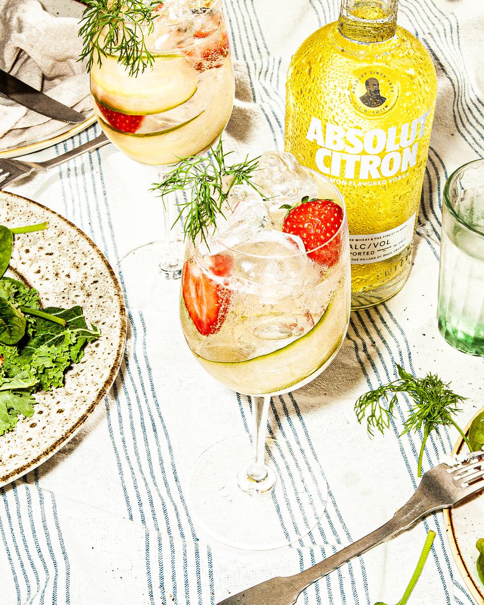 in for a zesty time with this one 😏  #BornToMix #Absolut